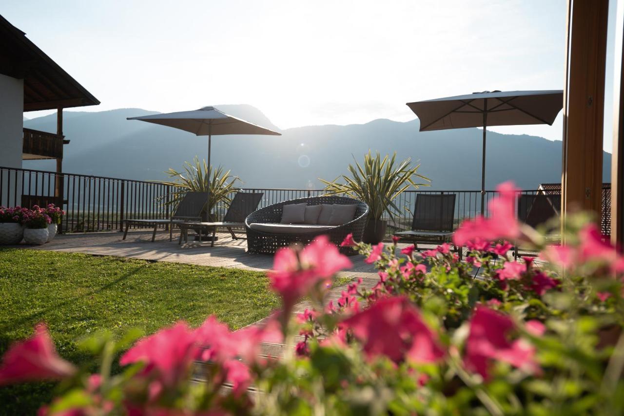 Hotel Und Residence Johanneshof Marlengo Esterno foto
