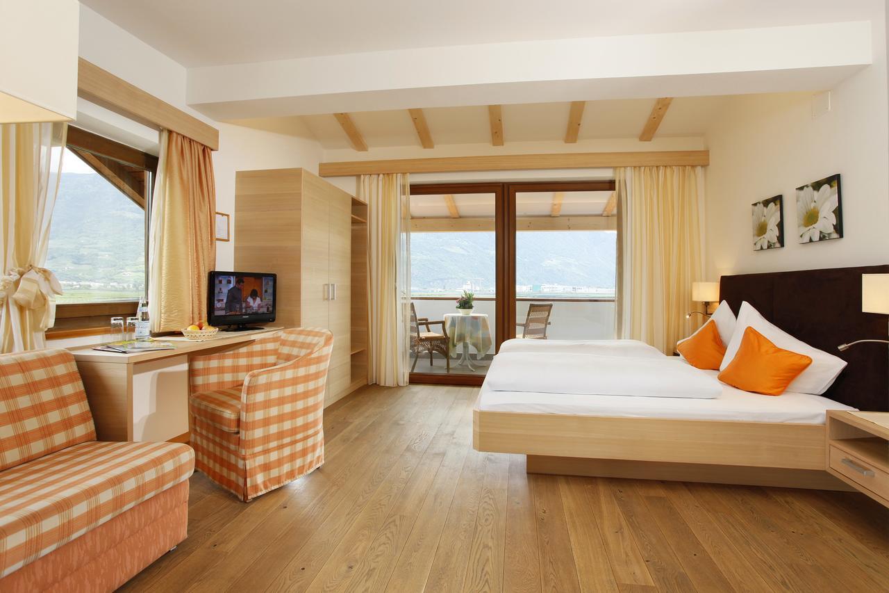 Hotel Und Residence Johanneshof Marlengo Esterno foto