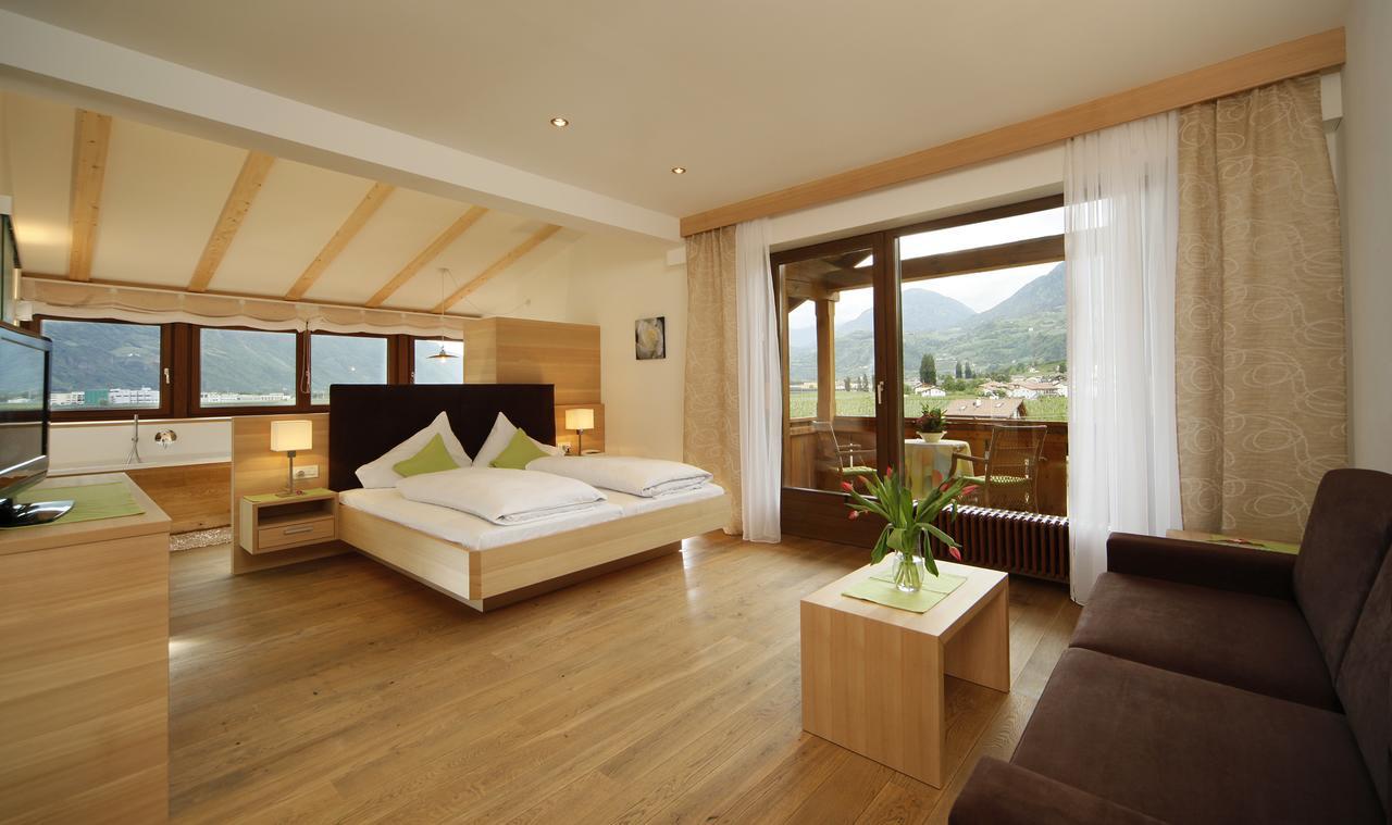 Hotel Und Residence Johanneshof Marlengo Esterno foto
